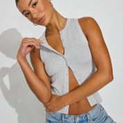 100094242_18X_1920x2880-1