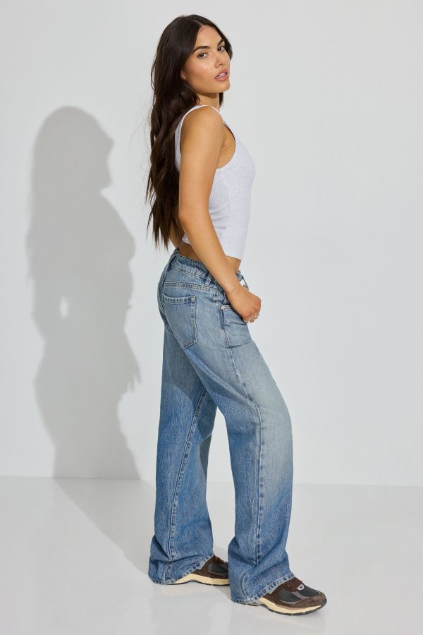 100094300_07J_alt1_1920x2880-2