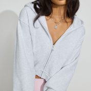 100094389_18X_alt1_1920x2880-1