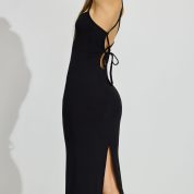 100095119_06V_alt1_1920x2880-1