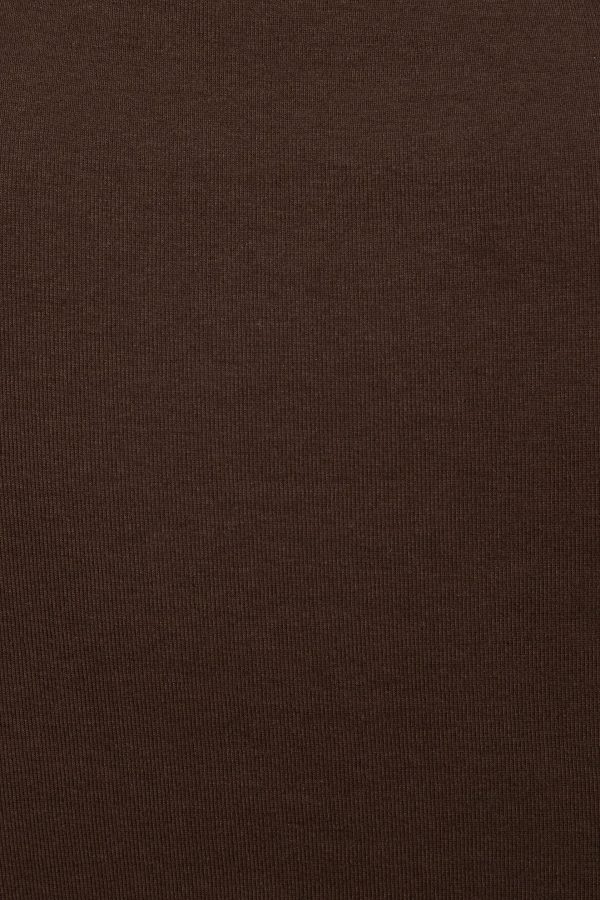 100095202_8AE_alt3_1920x2880-2