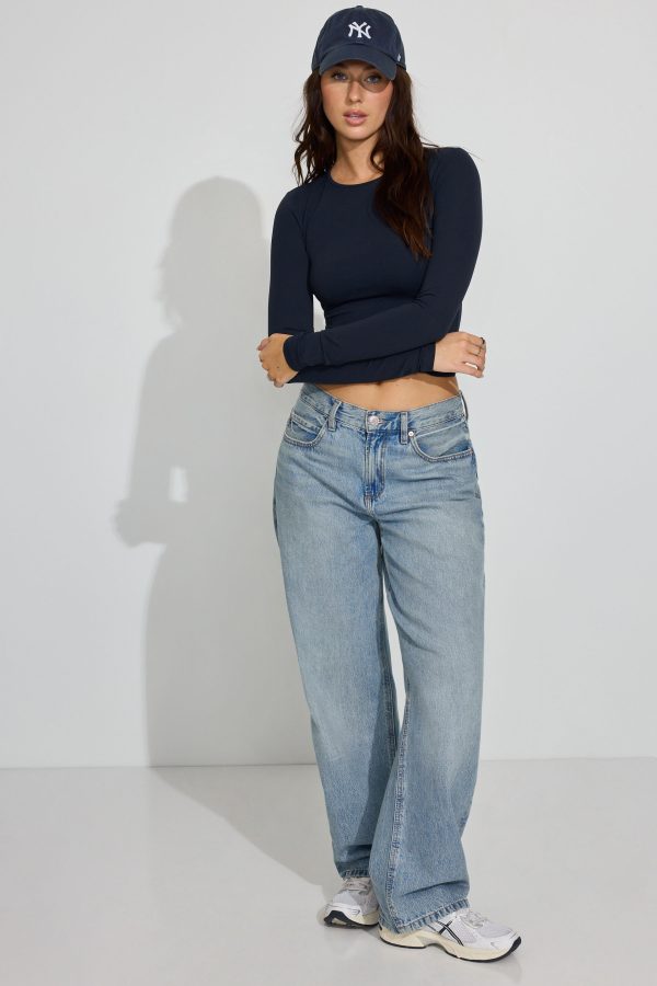 100095415_06G_alt1_1920x2880-1