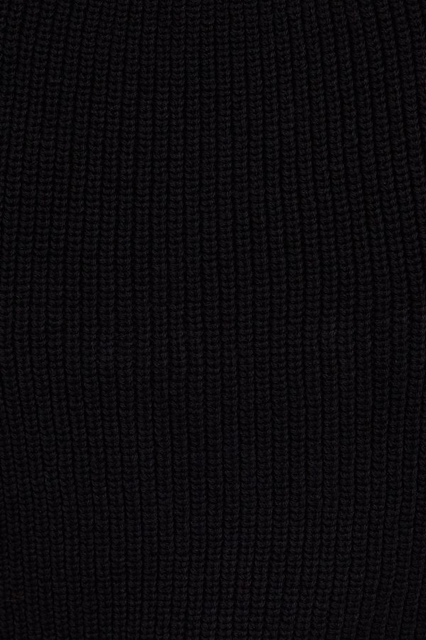 100095442_06V_alt4_1920x2880-1