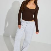 100095449_4DD_alt1_1920x2880-1