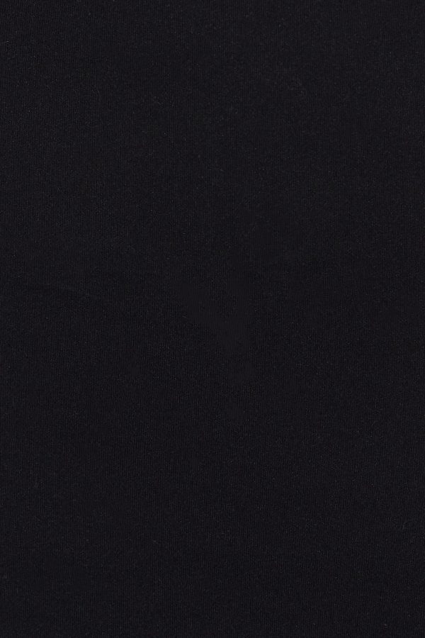 100095729_06V_alt3_1920x2880-2