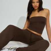 100095729_4DD_1920x2880-2