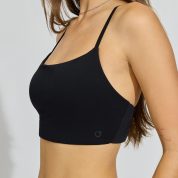 100095883_06V_alt2_1920x2880-1