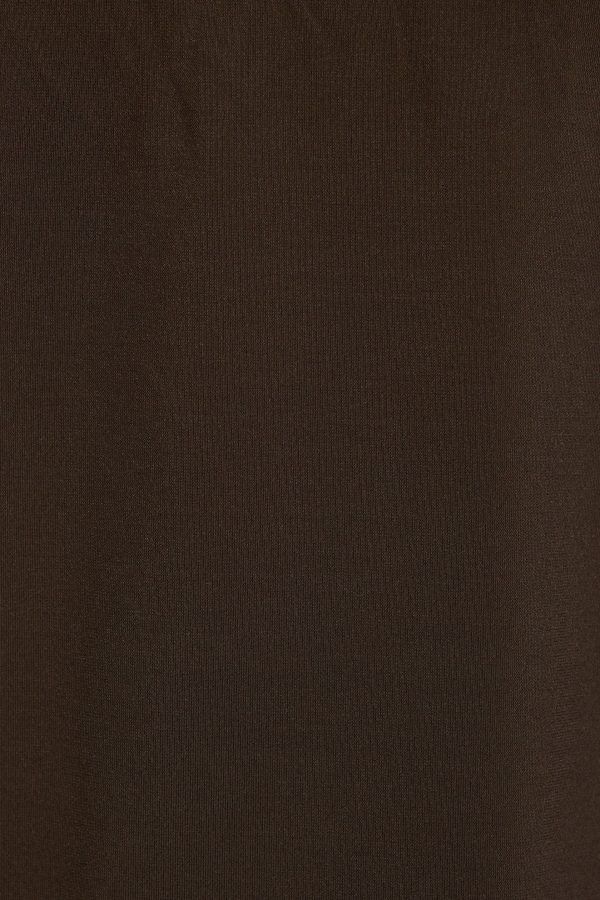 100096187_4DD_alt4_1920x2880-1