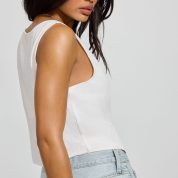100096200_03G_alt3_1920x2880-2