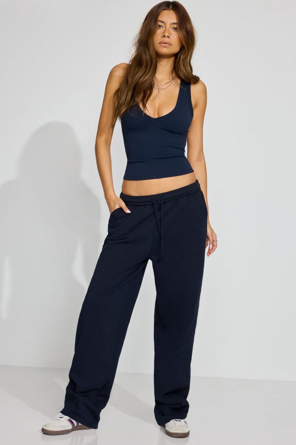 100096370_06G_alt1_1920x2880-1