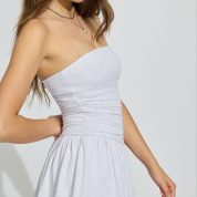 100096425_18X_alt3_1920x2880-1