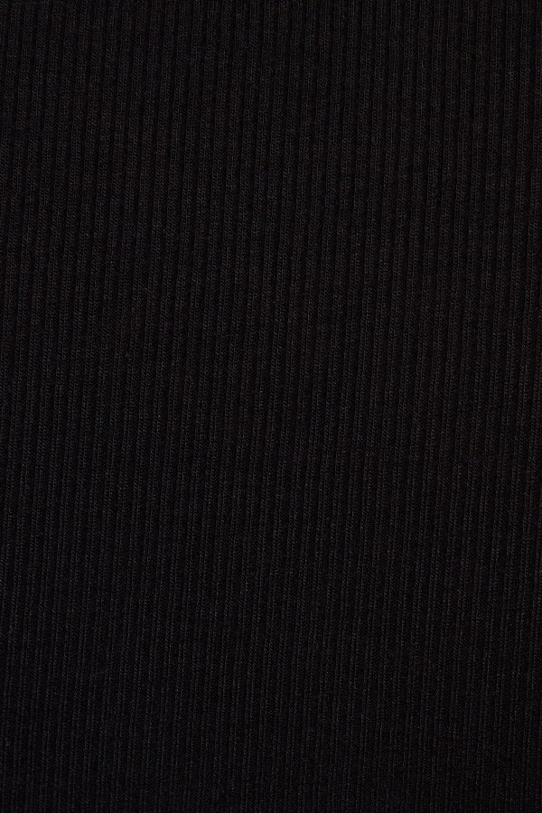 100096429_06V_alt3_1920x2880-1