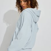 100096530_83Q_alt3_1920x2880-1