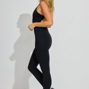 100096754_06V_alt1_1920x2880-1