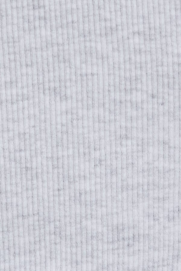 100096828_69I_alt5_1920x2880-1