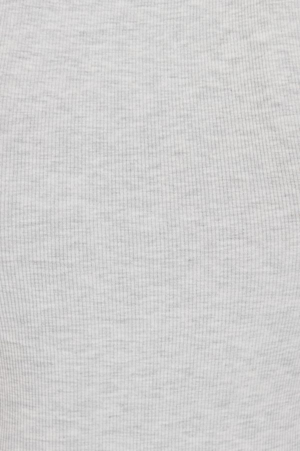 100096876_18X_alt4_1920x2880-1