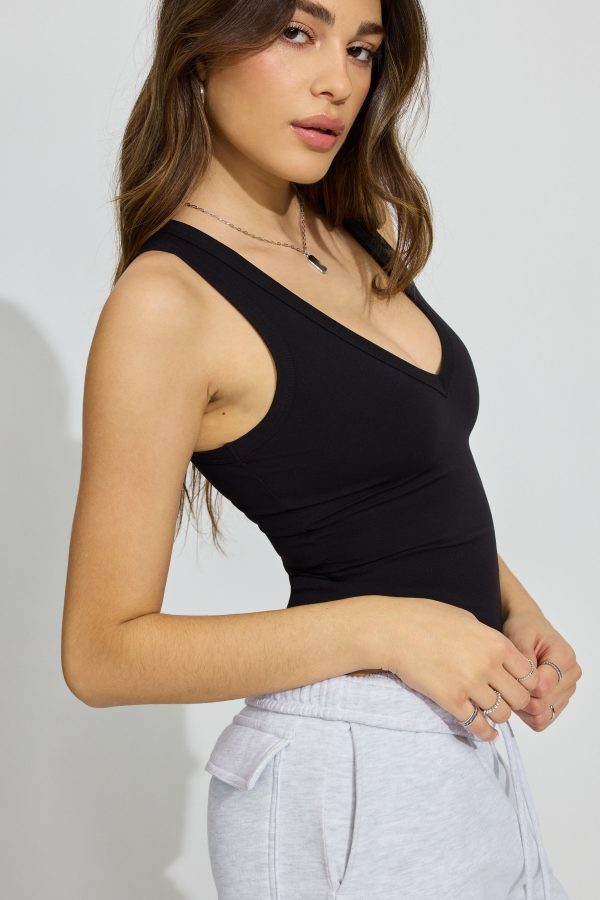 100096877_06V_alt1_1920x2880-1