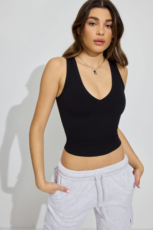 100096877_06V_alt2_1920x2880-1