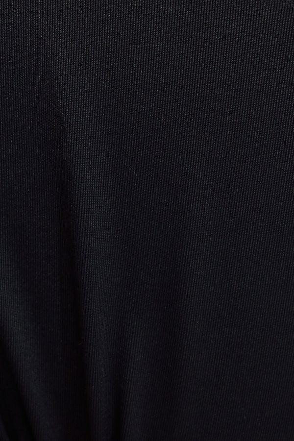 100096941_06V_alt4_1920x2880-1