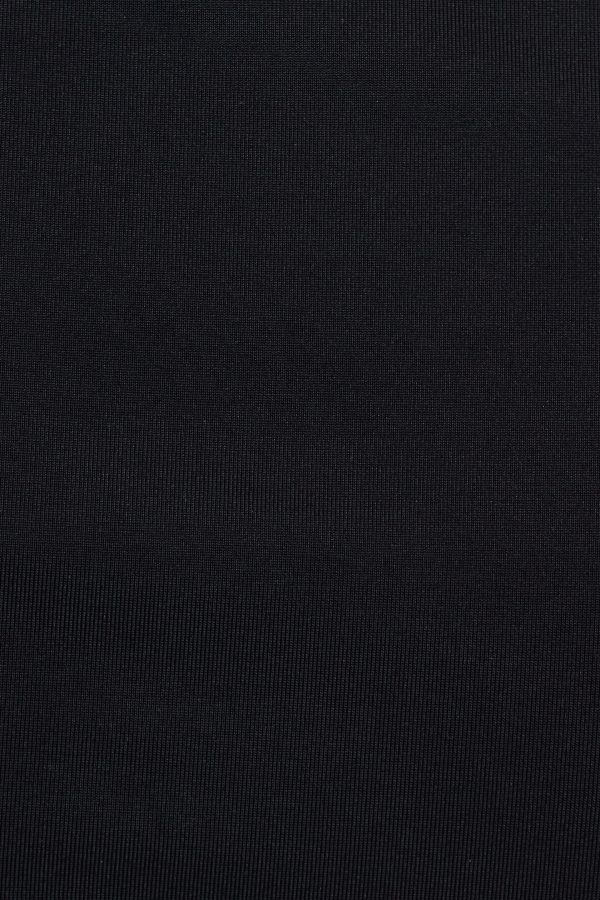 100097130_06V_alt3_1920x2880-1