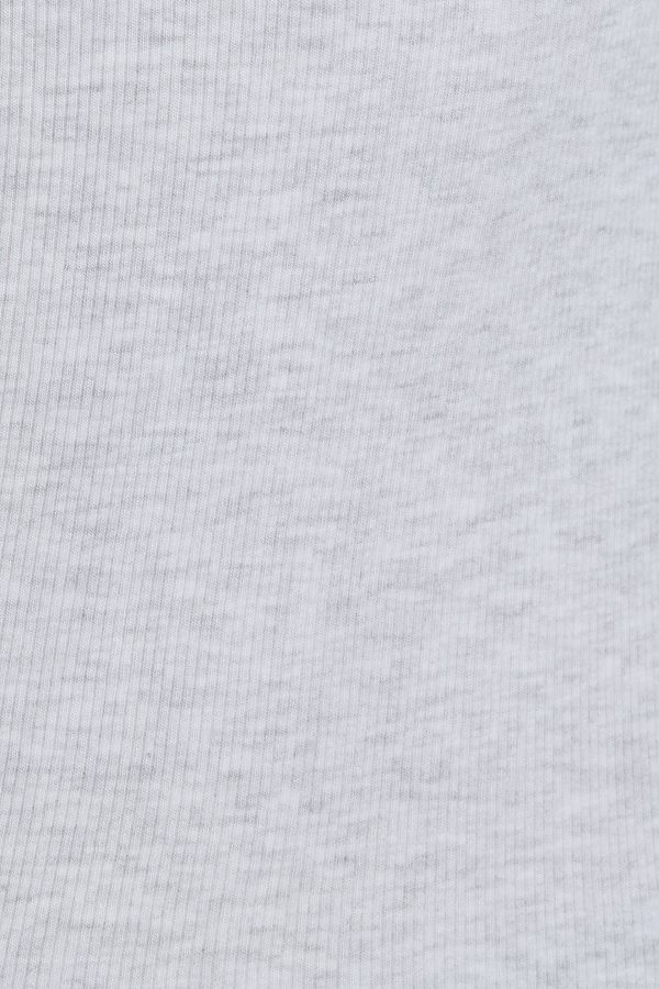 100097553_69I_alt4_1920x2880-1