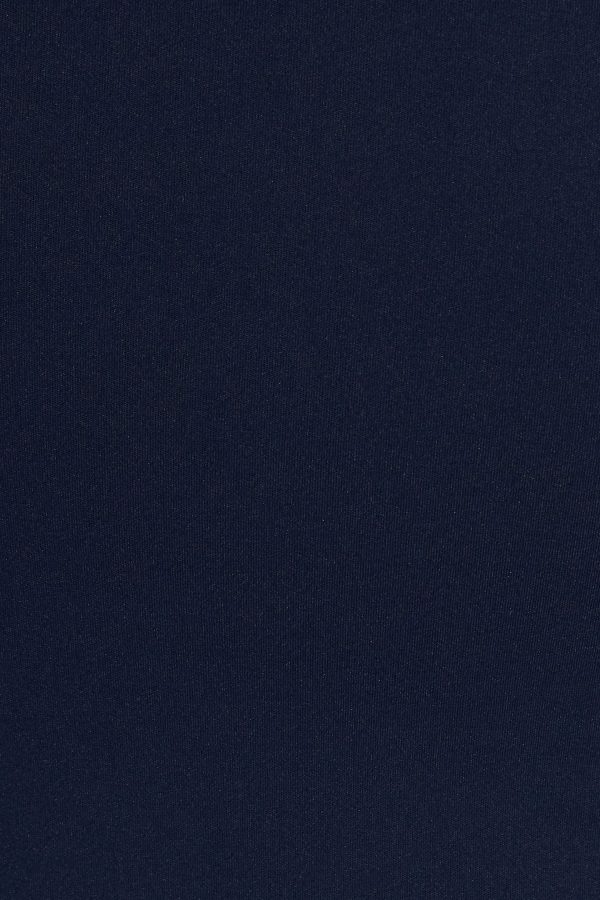 100097817_06G_alt4_1920x2880-1