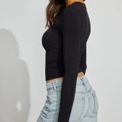 100097939_06V_alt3_1920x2880-1
