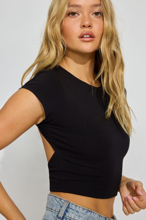 100098181_06V_alt3_1920x2880-1