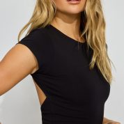 100098181_06V_alt3_1920x2880-1