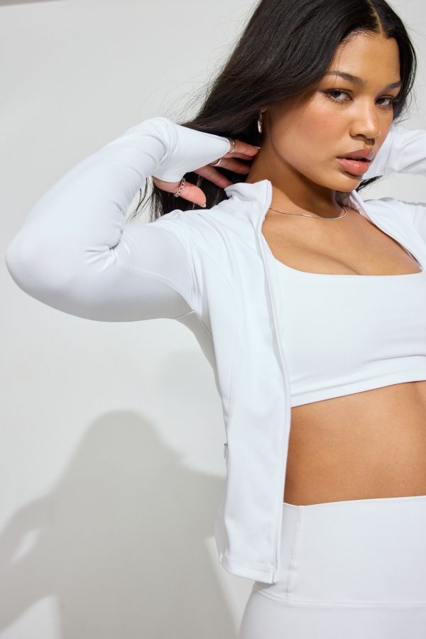 100098311_04N_alt1_1920x2880-1