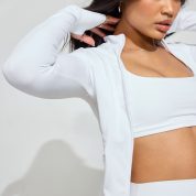 100098311_04N_alt1_1920x2880-1