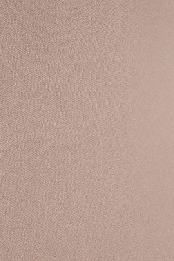 100098634_7YD_alt3_1920x2880-1