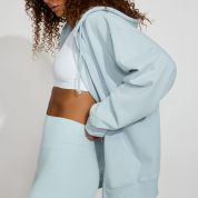 100098769_7VV_alt1_1920x2880-2