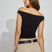 100098995_06V_alt3_1920x2880-1
